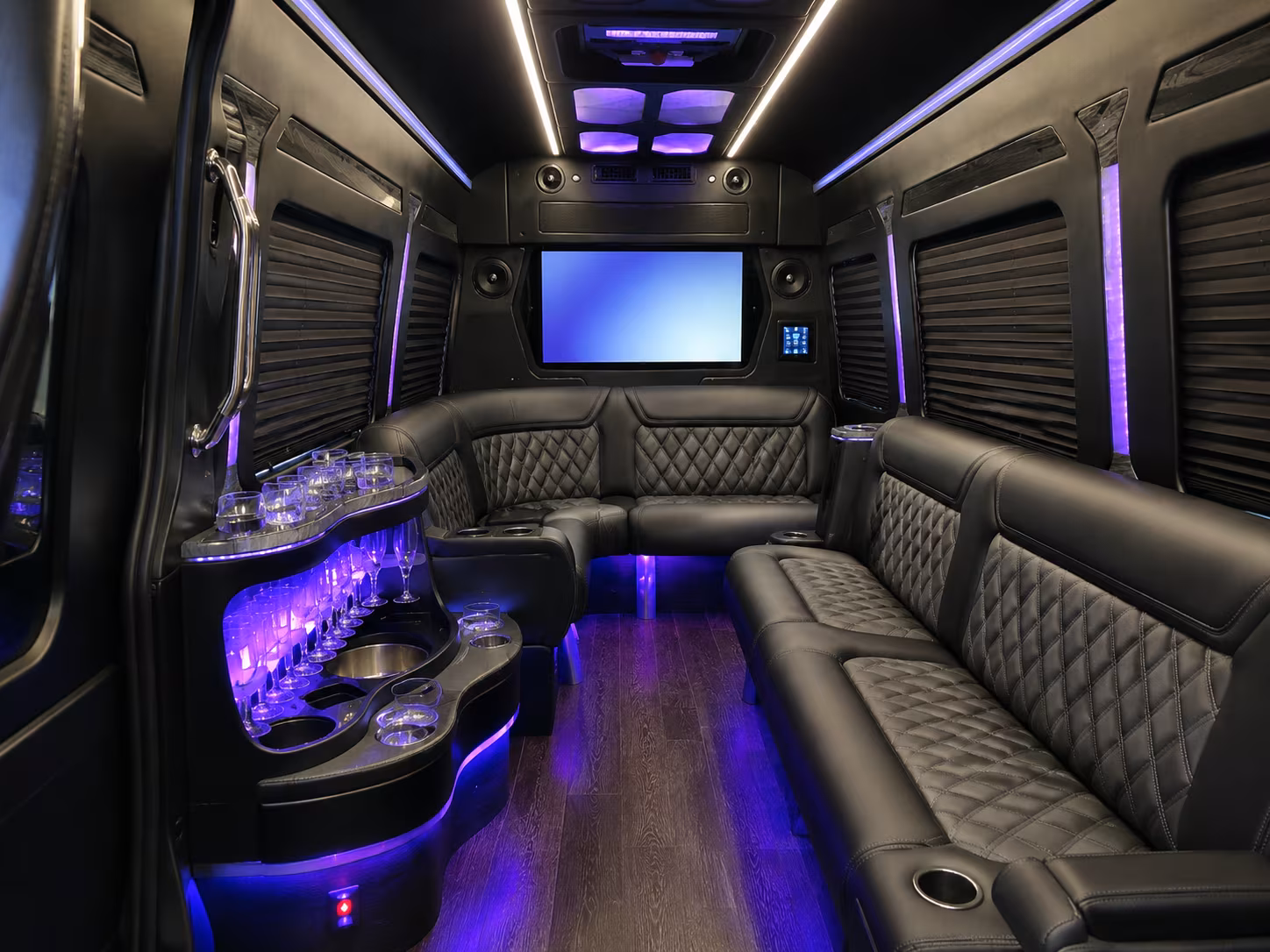 columbiasccharterbusservices com makes the harbison and i 26 corridor commute simple
